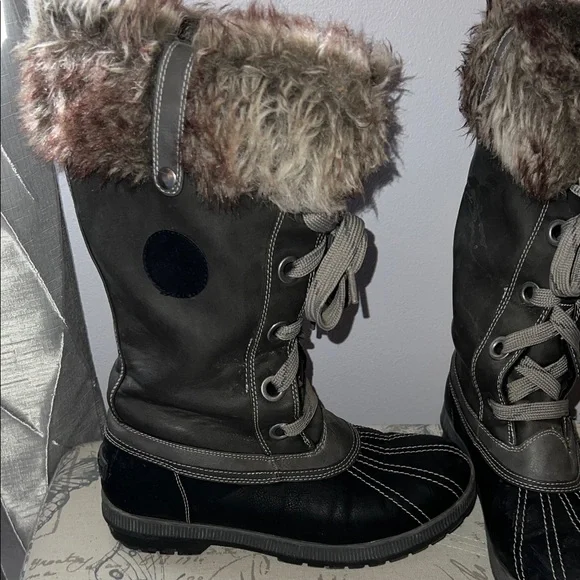 London Fog Black and Gray Winter Boots with Faux Fur - Picture 2 of 14